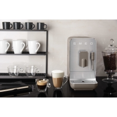 Кавомашина SMEG BCC02TPMEU